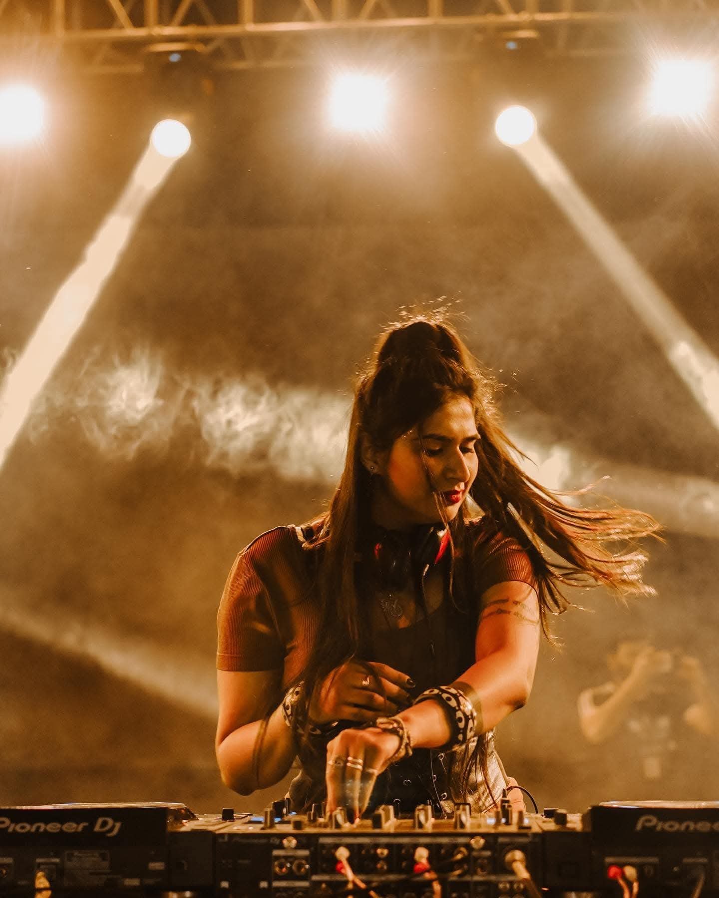 DJ MOKSH — Main stage — festival lights